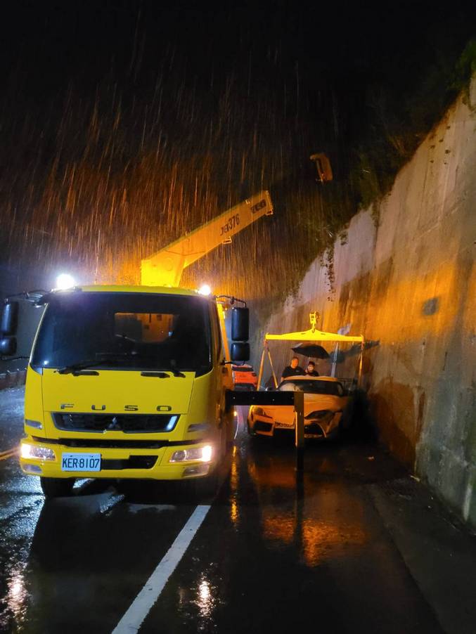 新竹道路救援-寶山事故車吊桿作業
