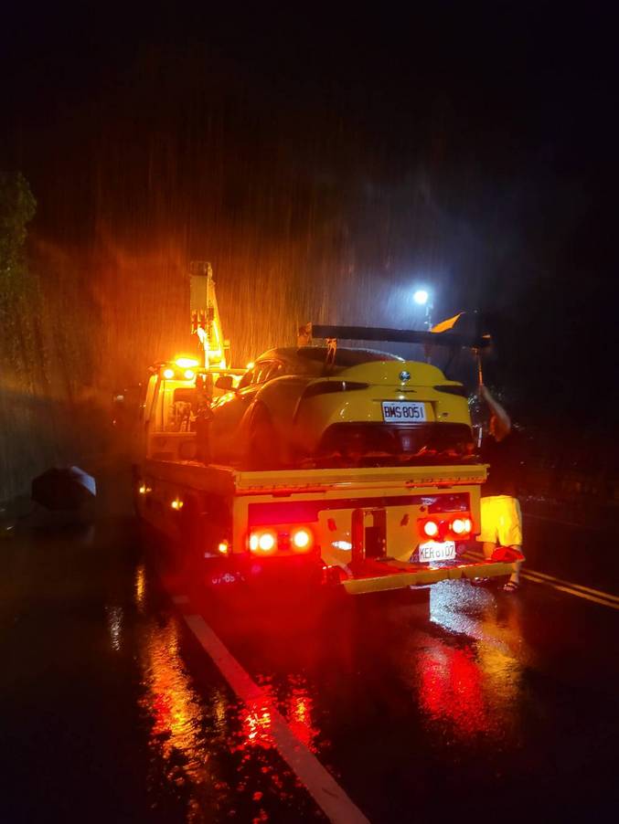 新竹道路救援-寶山事故車吊桿作業