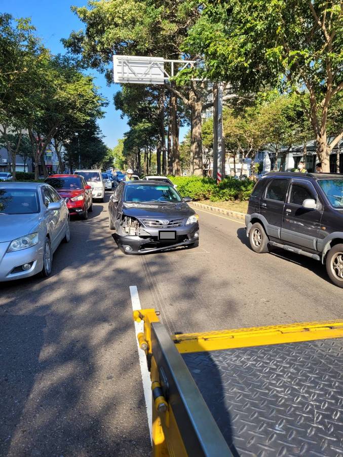 新竹道路救援-新竹市公道五路事故車拖吊