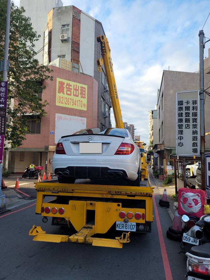 新竹道路救援-城隍廟故障車拖吊