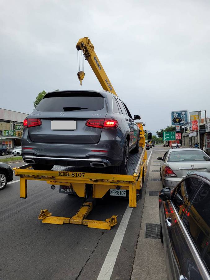 新竹道路救援-龍潭故障車拖吊回新竹