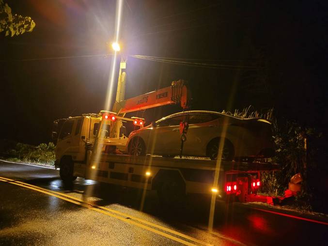 新竹道路救援-軍艦岩故障車拖吊