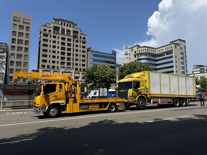 新竹道路救援-竹北大貨車故障拖吊