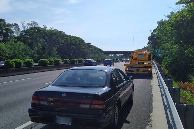 新竹高速公路救援拖吊-國道三號南下107k處故障車拖吊