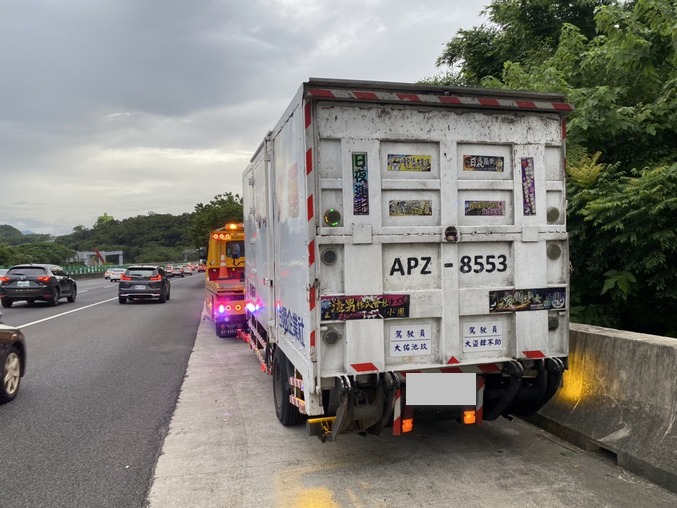 新竹高速公路救援拖吊-國道一號新竹段事故車拖吊