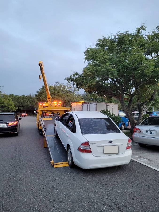 關西服務區故障車拖吊