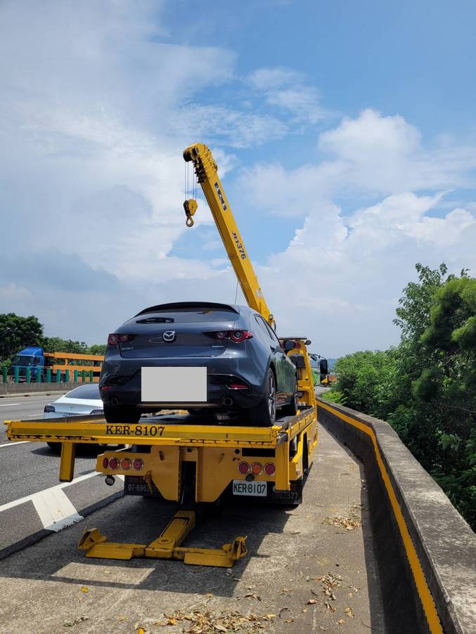 新竹高速公路救援拖吊-國道一號竹北段故障車拖吊