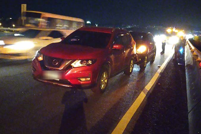 新竹高速公路救援拖吊-國三北91內線五台車事故