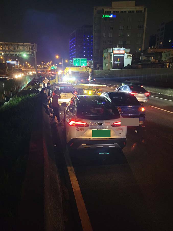 新竹高速公路救援拖吊-國一北95事故處理拖吊