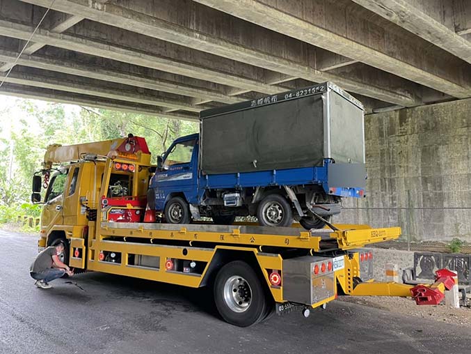 新竹車輛運送-關西贓車尋獲拖至彰化溪湖