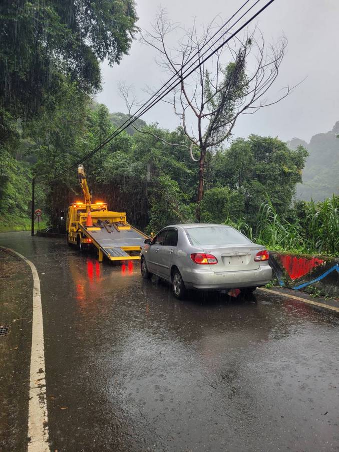 新竹車輛運送-新竹報廢車拖吊運送2
