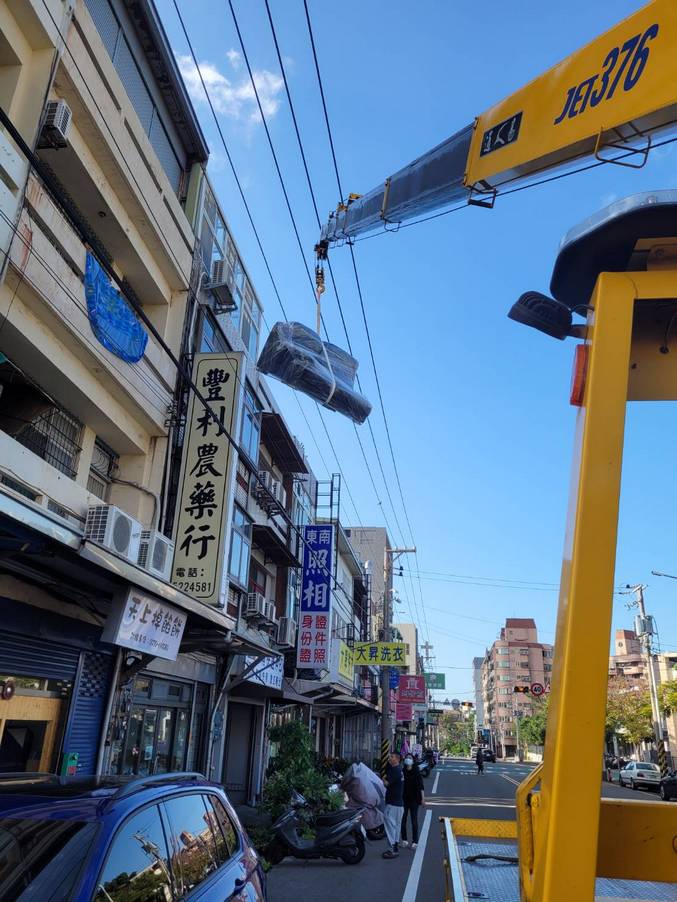 新竹吊車-新竹市傢俱吊掛