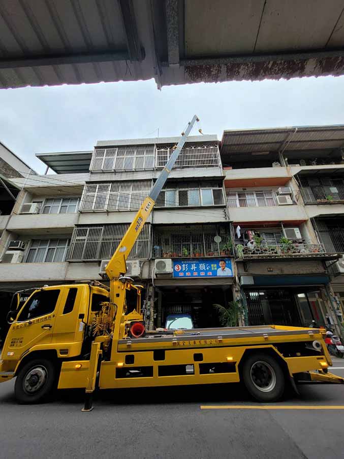 新竹吊車-竹東室外機吊掛