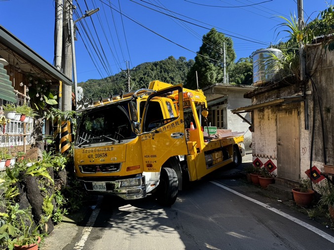 新竹吊車-五峰花園國小鋼構吊運作業