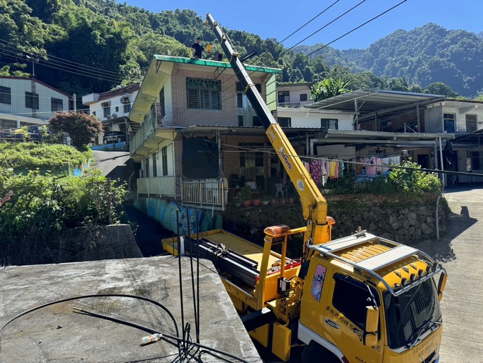 新竹吊車-五峰花園國小鋼構吊運作業