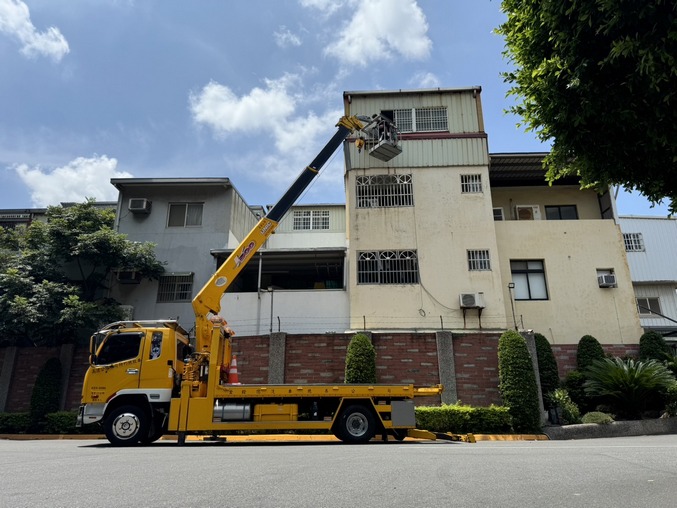 新竹吊車-新竹市冷氣吊籠作業