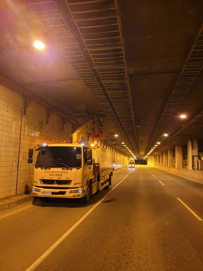 新竹吊車-新竹鳳鼻隧道吊籠作業