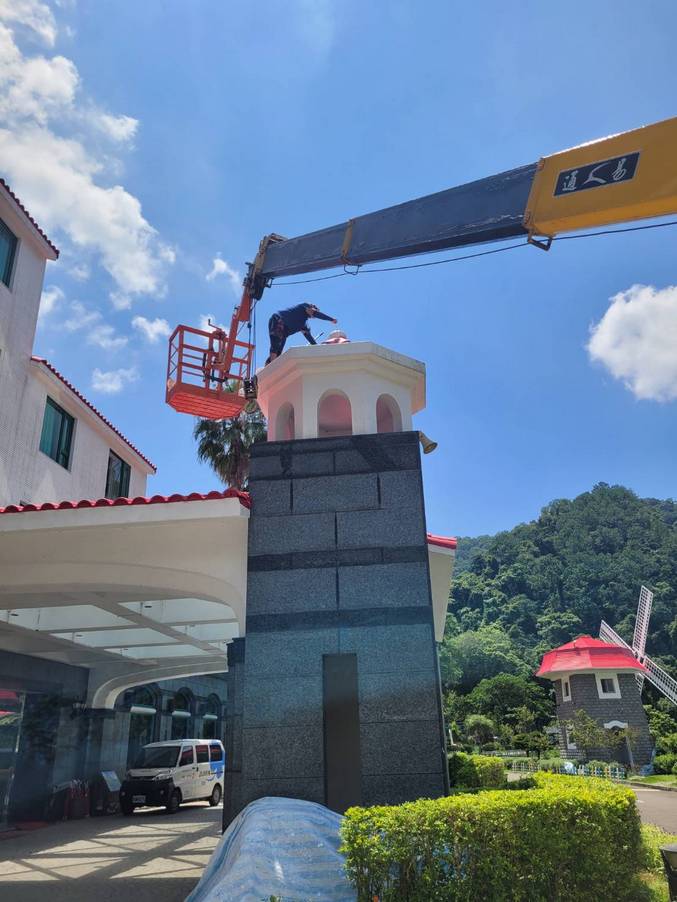 新竹吊車-關西統一渡假村外牆吊籠作業