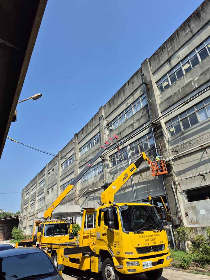 新竹吊車-關西統一渡假村外牆吊籠作業